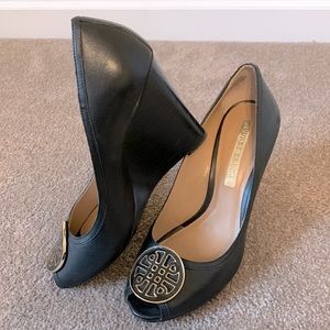 Audrey Brooke Wedges